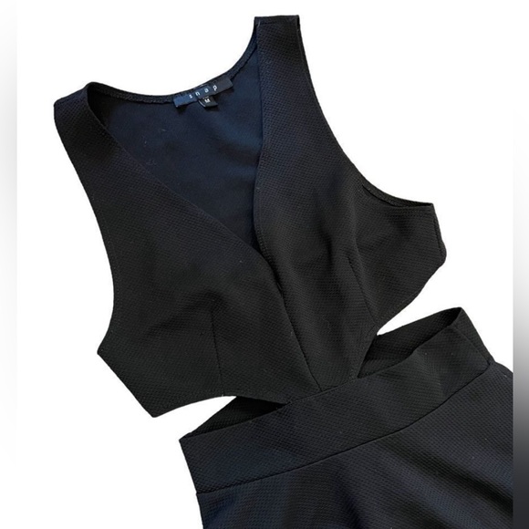 SNAP Black Low Cut Mini Dress - Size M - Picture 2 of 10